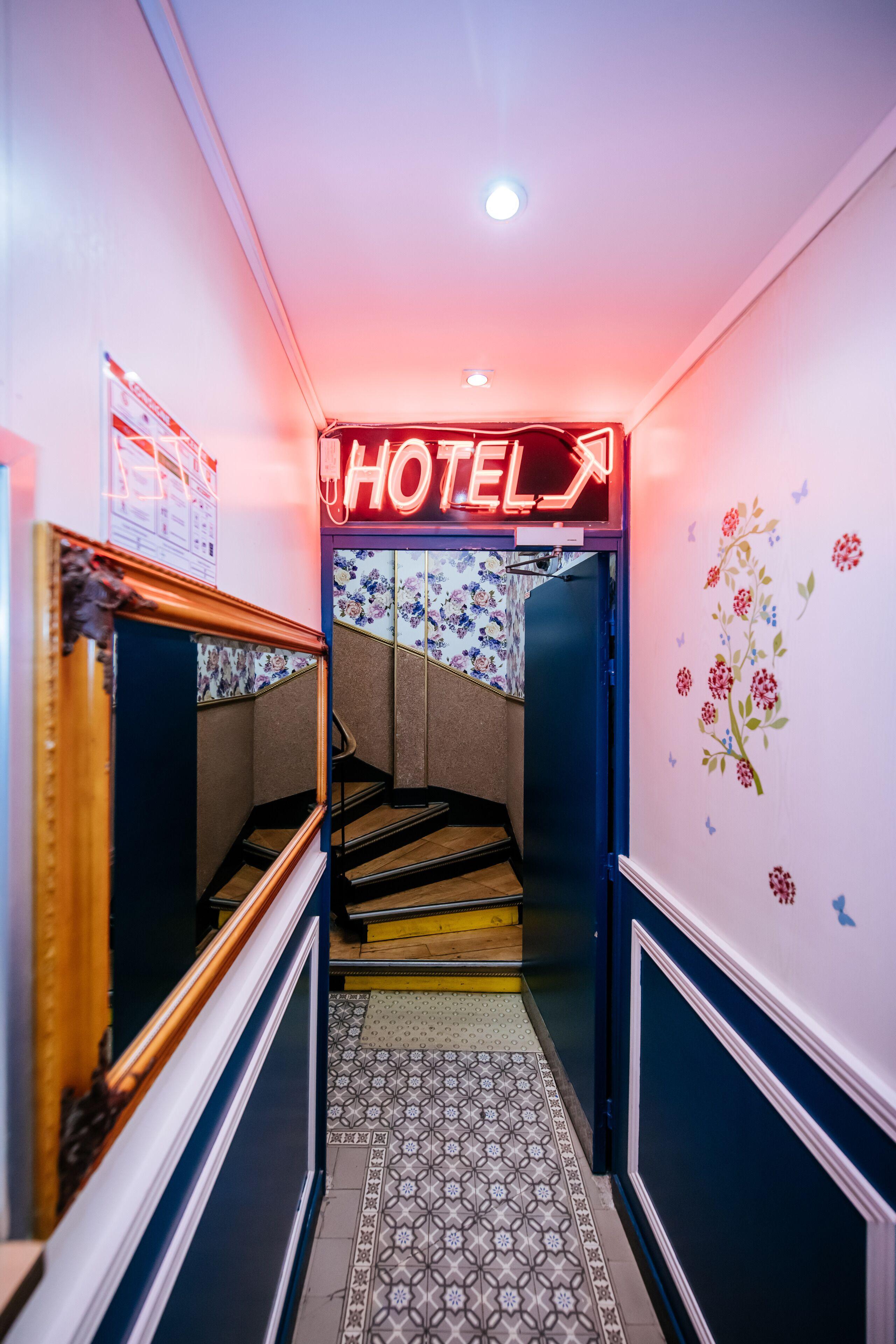 Hotel De La Poste Paris