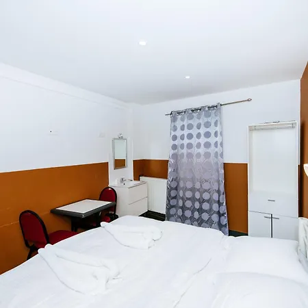 Hotel De La Poste Paris